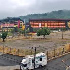 En el estadio Monumental, de Barcelona Sporting Club, se jugará el denominado Partido de la Historia. Cerca del mediodía, los hinchas aún no acudían al escenario.