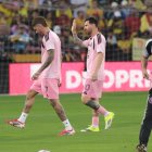 Lionel Messi (c) fue el protagonista del Partido de la Historia por su presencia y anotación.