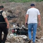 Esta moto fue encontrada cerca del lugar del crimen, en los alrededores de la Universidad Estatal Península de Santa Elena (UPSE).