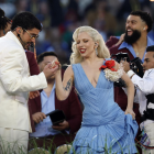 Bad Bunny celebró las raíces latinas en su show en el Super Bowl.