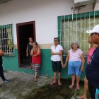 Angustia. Habitantes de la cooperativa Florida I, Guasmo Sur, desconocen si ellos serán o no expropiados de sus viviendas. Ellos piden que el MIT socialice el proyecto vial.