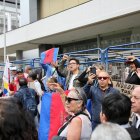 Ambiente en el Complejo Judicial Norte. Simpatizantes de Aquiles Álvarez permanecen en el lugar.