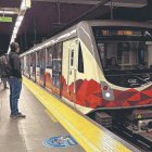 En redes sociales se reportaron demoras en los recorridos de trenes y problemas para adquirir boletos con código QR en algunas estaciones.