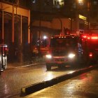 Incendio en el edificio Multicomercio, en el centro de Guayaquil, continúa activo tras 24 horas de labores del Cuerpo de Bomberos.