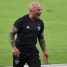 Sampaoli se va sorpresivamente del Atlético Mineiro de Franco, Preciado y Minda.