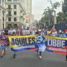 Ciudadanos y funcionarios marcharon a favor del alcalde Álvarez.