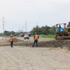 Labores de movimiento de tierra se ejecutaban en el tramo 4 de la obra, la tarde del jueves 12 de febrero.