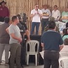 El presidente Daniel Noboa en la visita en Daule a los agricultores.