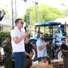 El presidente Daniel Noboa en la visita que hizo a los agricultores en Daule.