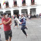 Quito se llena de alegría y color con la celebración del Carnaval 2026.
