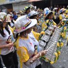 Comparsas, carrozas y espuma llenaron de color las calles de Amaguaña durante el Corso de Flores y Colores del Carnaval 2026.