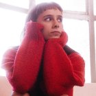 Muy Valen también ha formado parte de las agrupaciones Pan de Dulce y Tombó. Y durante su estancia en Bogotá armó Neurodivertrío.