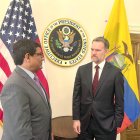 El ministro de Producción de Ecuador, Luis Alberto Jaramillo (izquierda) en los diálogos para un acuerdo con Estados Unidos.