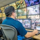 Las cámaras de vigilancia están en varias partes de la ciudad.