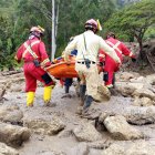 Dos adultos mayores fueron rescatados de un aluvión ocurrido en el cantón Girón.