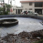 Descuido. Los malos olores acompañan a los residentes en el parque.