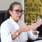 Marcela Aguiñaga durante su diálogo con EXPRESO.