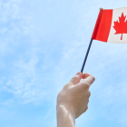 El programa Express Entry de Canadá ofrece vías claras para médicos, educadores, profesionales STEM y otros profesionales.