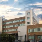 Hospital General Babahoyo reabre sus servicios tras descenso del nivel del agua en la ciudad.