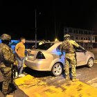 La Policía y las Fuerzas Armadas realizan operativos durante la segunda jornada del toque de queda.