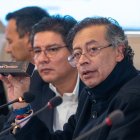 Gustavo Petro denuncia la presencia de explosivos en la frontera con Ecuador durante consejo de ministros.