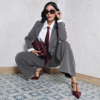 Es Ingeniería en Comunicación Social y Marketing Estratégico.