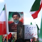 raníes muestran imágenes del nuevo líder supremo, Mojtaba Jamenei, en Teherán, Irán, el 9 de marzo de 2026.