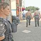 Ley. En Ecuador no existe una regulación específica que controle la venta de las prendas.