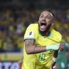 AME7813. BELÉM (BRASIL), 08/09/2023.- Neymar de Brasil celebra un gol hoy, en un partido de las Eliminatorias Sudamericanas para la Copa Mundial de Fútbol 2026 entre Brasil y Bolivia en el estadio estatal Jornalista Edgar Augusto Proença en Belém (Brasil). EFE/ Sebastiao Moreira