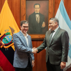 Autoridades de Ecuador reciben la donación de ayuda humanitaria y sillas de ruedas entregada por Israel a la Gobernación del Guayas.