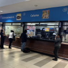 Cooperativas de buses reducen frecuencias nocturnas en Guayaquil por restricciones de movilidad en Ecuador.