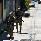 Sectores como la colonia 10 de Octubre, situados al sur de San Salvador, capital del país, han sido intervenidos desde 2022 por los militares, para frenar a las pandillas.