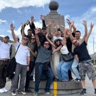 Equipo de Pablo Alborán en la Mitad del Mundo.