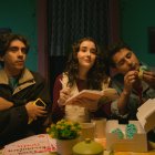 El elenco principal está integrado por Pablo Balseca como Gaspar, Gabriela Menéndez en el papel de Claudia, Carlos Aguilar como Leo y Maicol Mora como Fausto.