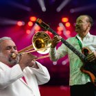 El músico puertorriqueño Bobby Valentín se pronunció a favor de la salud de su amigo.