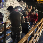 El capitán falleció y 28 personas fueron rescatadas en un operativo coordinado por la Armada del Ecuador y cuerpos de emergencia.