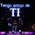 El repertorio recorrió distintas etapas de su trayectoria: Bésame, A la primera persona y Mi soledad y yo.