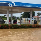 Machala presenta inundaciones tras intensas lluvias y desborde del río Pital.