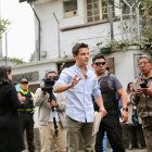 El concejal Wilson Merino llegó este 23 de febrero de 2026 a la Corte Constitucional acompañado de dirigentes barriales.