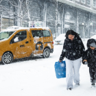 Millones de personas en Nueva York permanecen en sus hogares tras la entrada en vigor de una prohibición total de circulación no esencial.