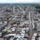 Así estaba el panorama en Milagro tras las lluvias y el desbordamiento del río del mismo nombre.
