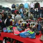 Una de las tiendas en Ipíales que vende zapatos colombianos y que los ecuatorianos suelen ir a comprar.