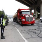 Operativos. La av. Simón Bolívar y Ruta Viva tienen restricción vehicular de 06:00 a 10:00.