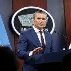 El secretario de Defensa de Estados Unidos, Pete Hegseth, habla durante una rueda de prensa en el Pentágono, Washington.