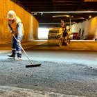 Referencia. Trabajos de rehabilitación avanzan en la avenida Oswaldo Guayasamín, en Cumbayá, como parte del plan vial impulsado por el Municipio de Quito.