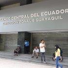 El edificio del Banco Central del Ecuador en Guayaquil.