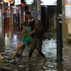 El centro de Milagro se mantienen bajo, al menos, 30 centímetros de agua.