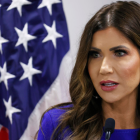 La secretaria de Seguridad Nacional de EE. UU. recibe el respaldo del presidente Donald Trump en medio de tensiones políticas.