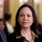 María Corina Machado (der.) junto al congresista Mario Díaz-Balart (izq.) tras una reunión en el Capitolio, Washington, el 20 de enero de 2026.