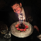 El reguetonero puertorriqueño reapareció en Instagram para festejar su cumpleaños número 32 con una imagen frente a un pastel.